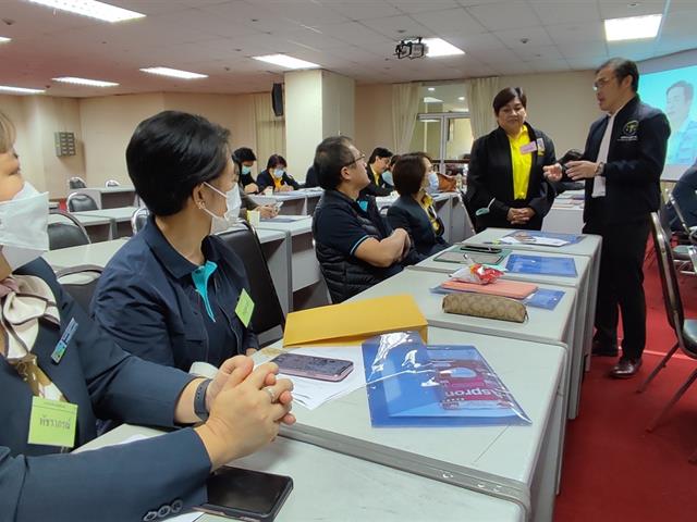 ผู้ช่วยศาสตราจารย์อุดม งามเมืองสกุล คณบดีคณะนิติศาสตร์ ผศ.ดร.วิมลเรขา ศิริชัยราวรรณ ประธานสภาพนักงานมหาวิทยาลัยพะเยา ผศ.กฤษฎา ใจแก้วทิ รองคณบดีฝ่ายพัฒนาคุณภาพนิสิต และ ผศ.เฉลิมวุฒิ สาระกิจ รองคณบดีฝ่ายวิชาการ รับเชิญเป็นคณะวิทยากร หลักสูตร “การไกล่เกลี่ยข้อพิพาท ตามพระราชบัญญัติการไกล่เกลี่ยข้อพิพาท พ.ศ. 2562” รุ่นที่ 51 ซึ่งจัดโดยความร่วมมือระหว่างกรมคุ้มครองสิทธิและเสรีภาพ กับ มหาวิทยาลัยราชภัฏเชียงใหม่ ระหว่างวันที่ 15-19 มกราคม 2566 ณ ห้องประชุมเอื้องคำ ชั้น 3 อาคารราชภัฏเฉลิมพระเกียรติ มหาวิทยาลัยราชภัฏเชียงใหม่ 