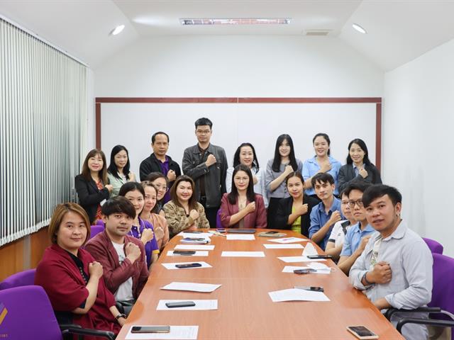 ผู้อำนวยการกองแผนงาน พร้อมด้วยบุคลากร ร่วมกันประกาศเจตนารมณ์ งดให้ งดรับ ของขวัญและของกำนัลทุกชนิดจากการปฏิบัติหน้าที่ (No Gift Policy)