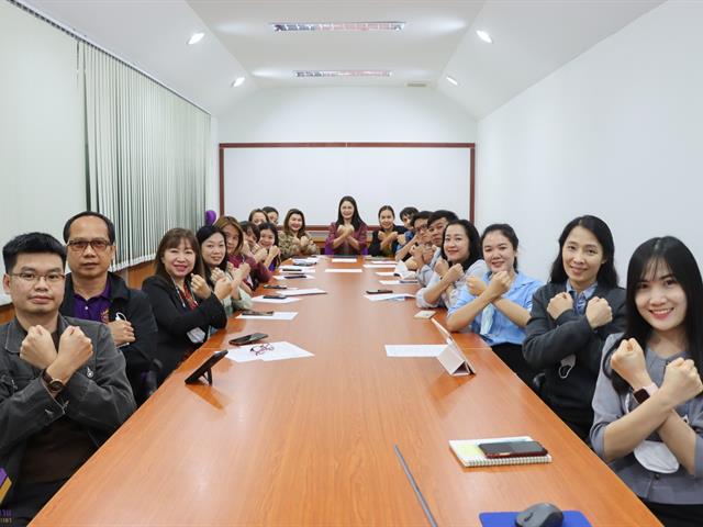 ผู้อำนวยการกองแผนงาน พร้อมด้วยบุคลากร ร่วมกันประกาศเจตนารมณ์ งดให้ งดรับ ของขวัญและของกำนัลทุกชนิดจากการปฏิบัติหน้าที่ (No Gift Policy)