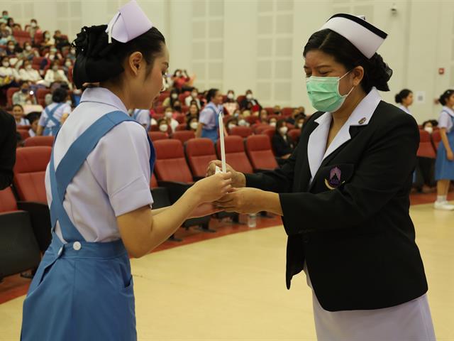 มอบหมวกและเข็มชั้นปี ให้กับนิสิตคณะพยาบาลศาสตร์ ชั้นปีที่ 2 ประจำปีการศึกษา 2565