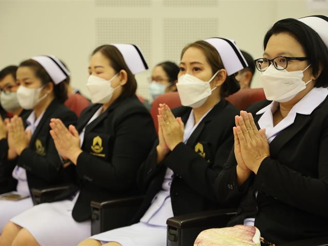มอบหมวกและเข็มชั้นปี ให้กับนิสิตคณะพยาบาลศาสตร์ ชั้นปีที่ 2 ประจำปีการศึกษา 2565