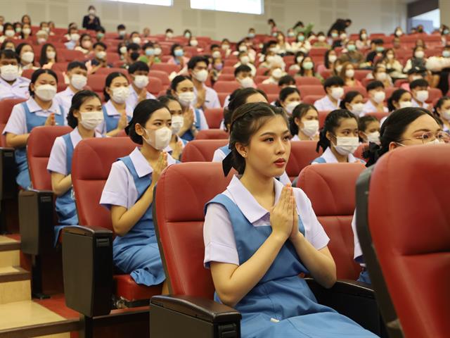 มอบหมวกและเข็มชั้นปี ให้กับนิสิตคณะพยาบาลศาสตร์ ชั้นปีที่ 2 ประจำปีการศึกษา 2565