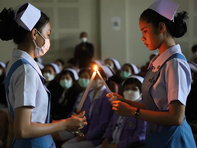มอบหมวกและเข็มชั้นปี ให้กับนิสิตคณะพยาบาลศาสตร์ ชั้นปีที่ 2 ประจำปีการศึกษา 2565
