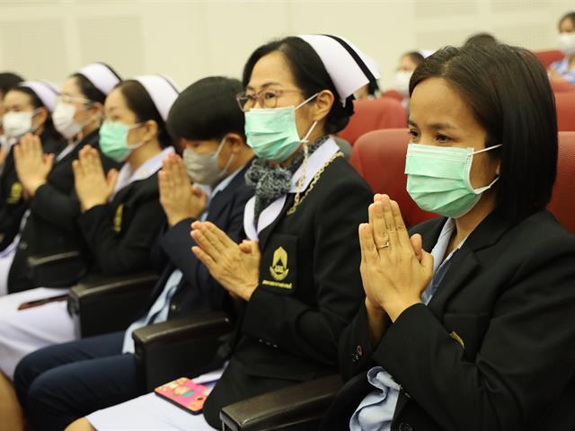 มอบหมวกและเข็มชั้นปี ให้กับนิสิตคณะพยาบาลศาสตร์ ชั้นปีที่ 2 ประจำปีการศึกษา 2565