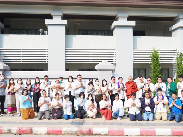 28 มกราคม 2566 คณะนิติศาสตร์ มหาวิทยาลัยพะเยา จัดกิจกรรม ครบรอบ 20 ปี นิติศาสตร์ พะเยา  ช่วงเช้ามีการทำบุญคณะร่วมพิธีทำบุญคณะฯ อุทิศส่วนกุศลให้กับศิษย์เก่าและศิษย์ปัจจุบันที่ล่วงลับไปแล้ว ณ ห้องศาลจำลอง และพิธีเจิมป้าย "แจ่งนิติ (Law Corner)" (บริเวณ ทางเดินหลังป้ายคณะนิติศาตร์ ข้างร้านกาแฟบัญชี)  จากนั้นได้มีกิจกรรมนั่งรถเมล์ม่วงแอ่วมอพะเยา และงานเลี้ยงสังสรรค์ ณ ร้านมุมกว๊าน โดยมีคณาจารย์ เจ้าหน้าที่ ศิษย์เก่า และศิษย์ปัจจุบันเข้าร่วม