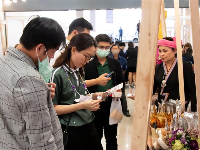 คณะศิลปศาสตร์ ร่วมจัดบูธ 1 คณะ 1 ชุมชนนวัตกรรม ในการประชุมวิชาการระดับชาติ พะเยาวิจัย ครั้งที่ 12