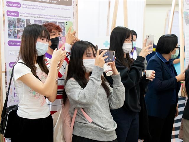 คณะศิลปศาสตร์ ร่วมจัดบูธ 1 คณะ 1 ชุมชนนวัตกรรม ในการประชุมวิชาการระดับชาติ พะเยาวิจัย ครั้งที่ 12