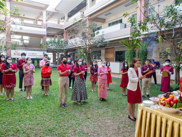 คณะศิลปศาสตร์จัดพิธีไหว้สิ่งศักดิ์สิทธิ์ เสริมความเป็นสิริมงคลเนื่องในโอกาสวันตรุษจีน 2566