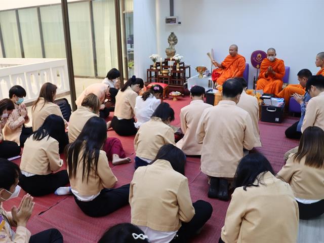 กองแผนงานจัดพิธีทำบุญเพื่อความเป็นสิริมงคลและสร้างขวัญกำลังใจแก่บุคลากร