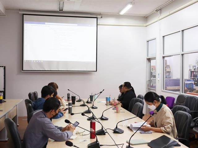 คณะรัฐศาสตร์และสังคมศาสตร์ 