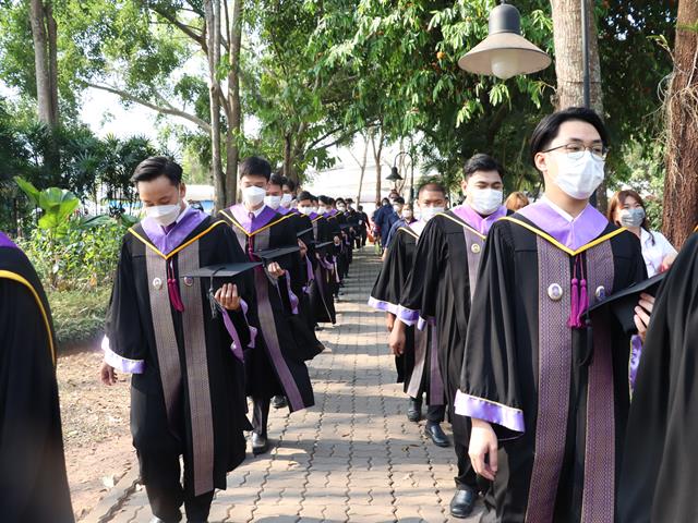 คณะรัฐศาสตร์และสังคมศาสตร์ 