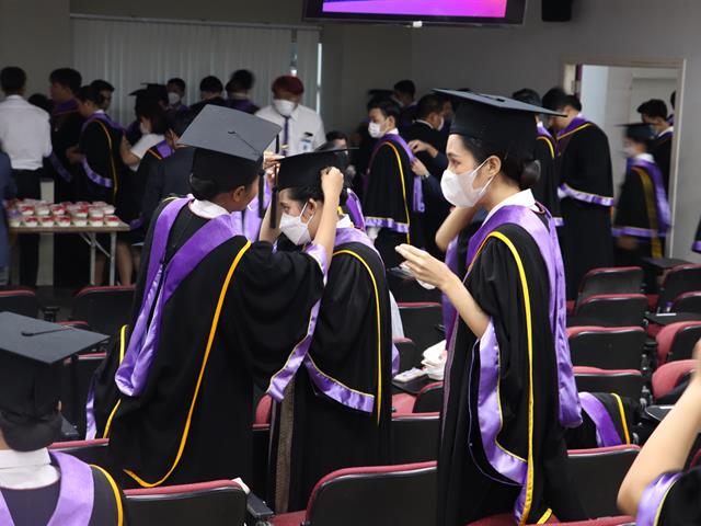คณะรัฐศาสตร์และสังคมศาสตร์ 
