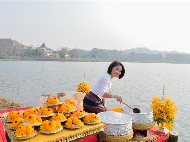 วิทยาลัยการศึกษา ดำเนินกิจกรรมพิธีตักน้ำและเจริญพระพุทธมนต์น้ำสรงพระธาตุจอมทอง  เนื่องในประเพณีแห่ผ้าห่มพระธาตจอมทอง มหาวิทยาลัยพะเยา ประจำปี 2566