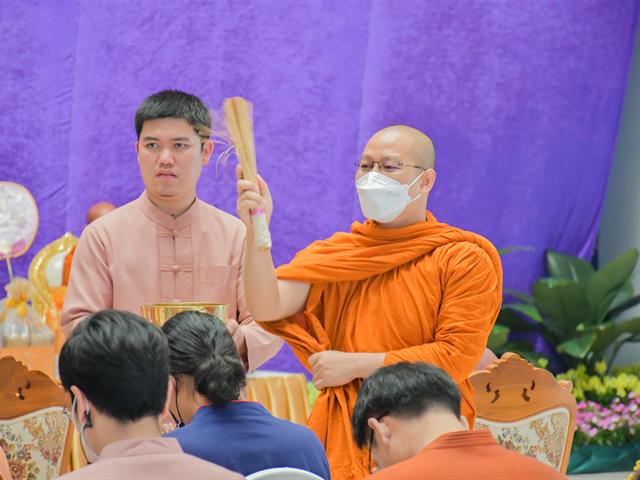 วิทยาลัยการศึกษา ดำเนินกิจกรรมพิธีตักน้ำและเจริญพระพุทธมนต์น้ำสรงพระธาตุจอมทอง  เนื่องในประเพณีแห่ผ้าห่มพระธาตจอมทอง มหาวิทยาลัยพะเยา ประจำปี 2566