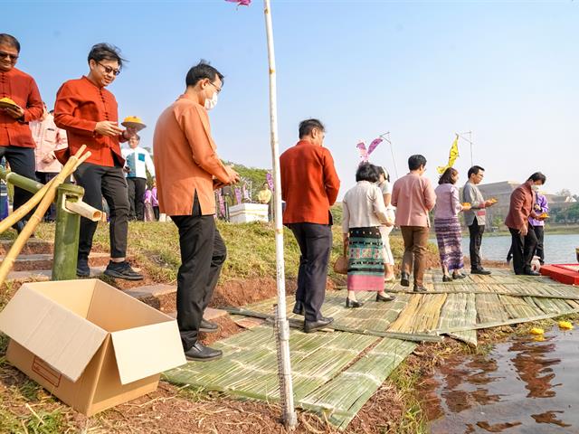 พิธีตักน้ำและเจริญพระพุทธมนต์น้ำสรงพระธาตุจอมทอง ประจำปี 2566