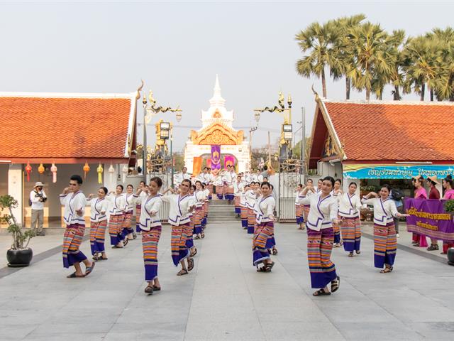 คณะศิลปศาสตร์ ได้เข้าร่วมโครงการ “ประเพณีแห่ผ้าห่มพระธาตุจอมทอง” ประจำปี ๒๕๖๖