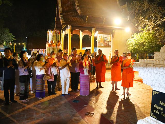 มหาวิทยาลัยพะเยา สืบสานประเพณีแห่ผ้าห่มพระธาตุจอมทอง ประจำปี 2566