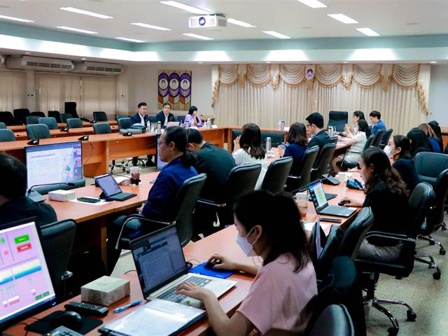 คณะรัฐศาสตร์และสังคมศาสตร์ 