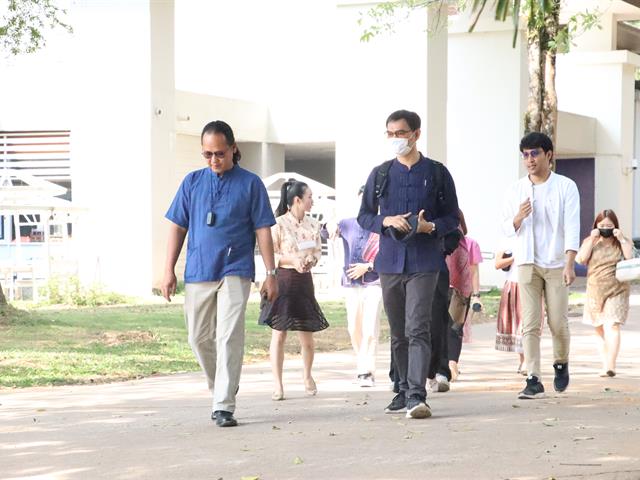 คณะรัฐศาสตร์และสังคมศาสตร์ 