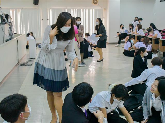 วิทยาลัยการศึกษา ดำเนินโครงการปฏิบัติการสอน ระดับปริญญาตรี กิจกรรมที่ 3 ปัจฉิมนิเทศนิสิตฝึกประสบการณ์วิชาชีพครู ปีการศึกษา 2565 สำหรับนิสิตรหัส 61 
