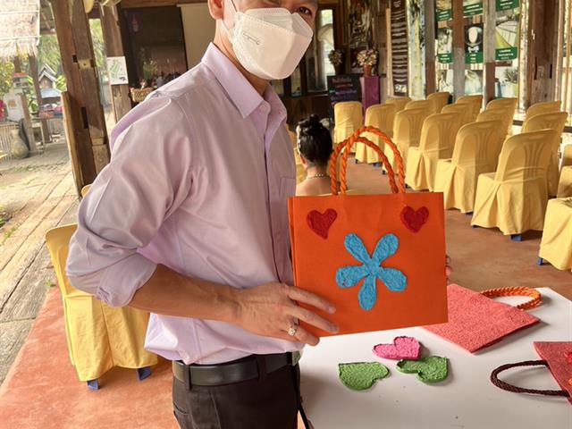 นิสิตหลักสูตรการศึกษามหาบัณฑิต สาขาวิชาการบริหารการศึกษา เข้าศึกษาดูงานแหล่งการเรียนรู้เศรษฐกิจพอเพียง ณ ศูนย์การท่องเที่ยวชุมชนปางห้าโฮมสเตย์ตำบลเกาะช้าง จังหวัดเชียงราย