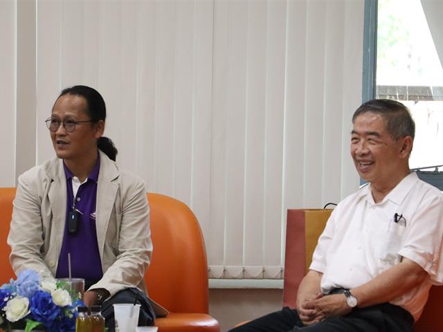 คณะรัฐศาสตร์และสังคมศาสตร์ 