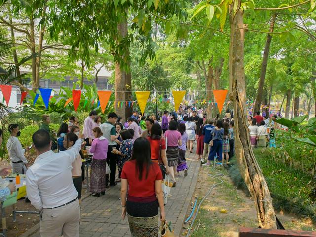 วิทยาลัยการศึกษา ร่วมพิธีสระเกล้าดำหัวอธิการบดีและผู้อาวุโส เนื่องในเทศกาลสงกรานต์มหาวิทยาลัยพะเยา ประจำปี 2566