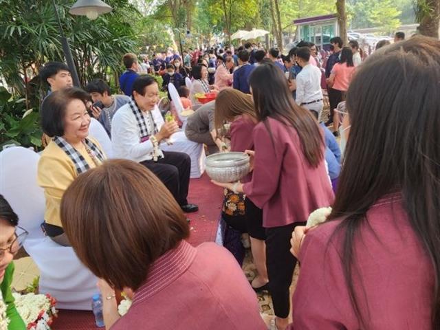 บุคลากรกองแผนงาน เข้าร่วมพิธีสระเกล้าดำหัวอธิการบดีและผู้อาวุโส เนื่องในเทศกาลสงกรานต์มหาวิทยาลัยพะเยา ประจำปี 2566