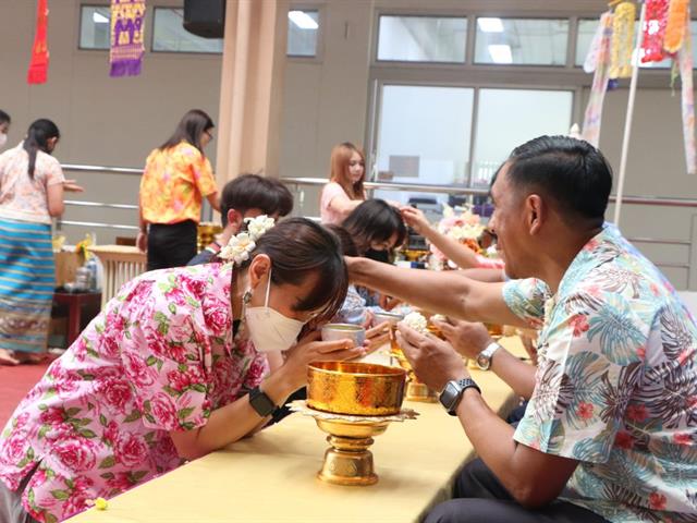คณะสาธารณสุขศาสตร์ ดำเนินกิจกรรมสืบสานประเพณีสงกรานต์ 2566 "ป๋าเวณีปี๋ใหม่เมือง" โดยจัดให้มีกิจกรรมทำบุญตักบาตร ถวายผ้าป่าเจดีย์ทราย และสรงน้ำพร