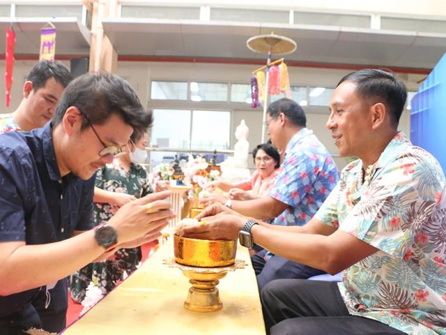 คณะสาธารณสุขศาสตร์ ดำเนินกิจกรรมสืบสานประเพณีสงกรานต์ 2566 "ป๋าเวณีปี๋ใหม่เมือง" โดยจัดให้มีกิจกรรมทำบุญตักบาตร ถวายผ้าป่าเจดีย์ทราย และสรงน้ำพร