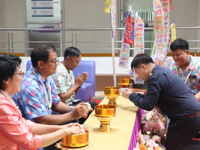 คณะสาธารณสุขศาสตร์ ดำเนินกิจกรรมสืบสานประเพณีสงกรานต์ 2566 "ป๋าเวณีปี๋ใหม่เมือง" โดยจัดให้มีกิจกรรมทำบุญตักบาตร ถวายผ้าป่าเจดีย์ทราย และสรงน้ำพร