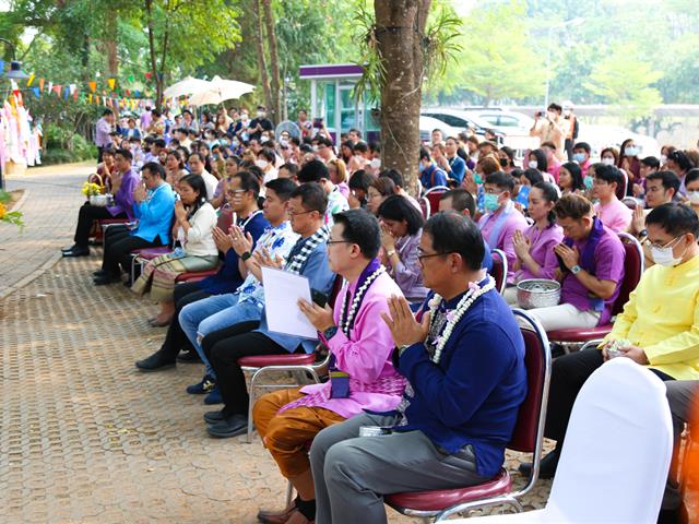 คณะสาธารณสุขศาสตร์ เข้าร่วม "พิธีสระเกล้าดำหัวอธิการบดีและผู้อาวุโส เนื่องในเทศกาลสงกรานต์มหาวิทยาลัยพะเยา ประจำปี 2566”