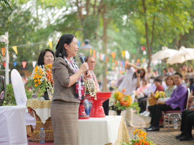 คณะสาธารณสุขศาสตร์ เข้าร่วม "พิธีสระเกล้าดำหัวอธิการบดีและผู้อาวุโส เนื่องในเทศกาลสงกรานต์มหาวิทยาลัยพะเยา ประจำปี 2566”
