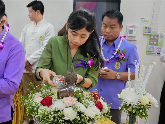 วิทยาลัยการศึกษา ดำเนินโครงการทำบุญวิทยาลัยการศึกษาและกิจกรรมประเพณีสงกรานต์ รดน้ำดำหัว ผู้บริหารและผู้อาวุโส ประจำปี พ.ศ. 2566