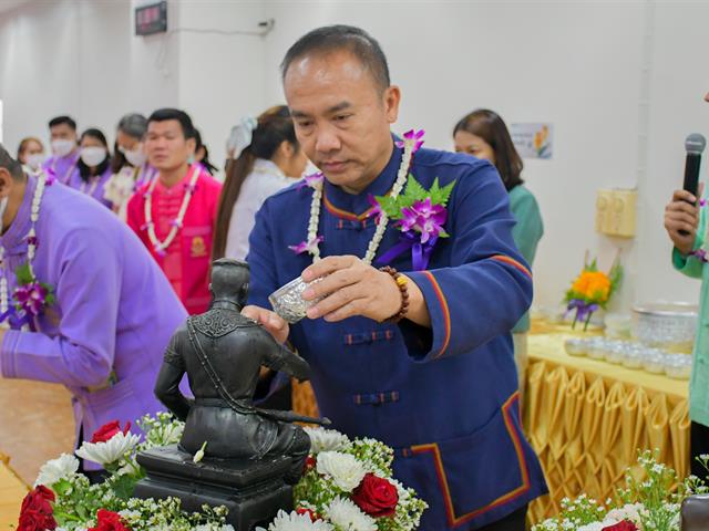 วิทยาลัยการศึกษา ดำเนินโครงการทำบุญวิทยาลัยการศึกษาและกิจกรรมประเพณีสงกรานต์ รดน้ำดำหัว ผู้บริหารและผู้อาวุโส ประจำปี พ.ศ. 2566
