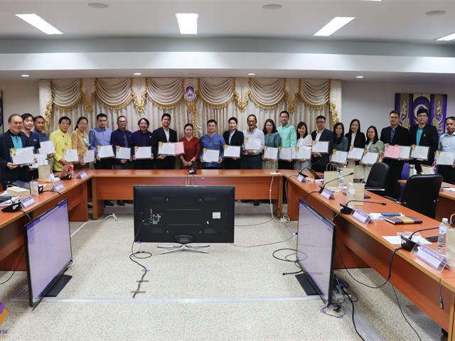 คณะผู้บริหารมหาวิทยาลัยพะเยา เข้าร่วมการประชุมคณะกรรมการดำเนินงานบริหารความเสี่ยง การควบคุมภายใน และความโปร่งใสฯ ครั้งที่ 8 (1/2566) เพื่อพิจารณาผลการดำเนินงานด้านคุณธรรมและความโปร่งใสในการดำเนินงานของระดับมหาวิทยาลัยพะเยา (ITA) ฯ
