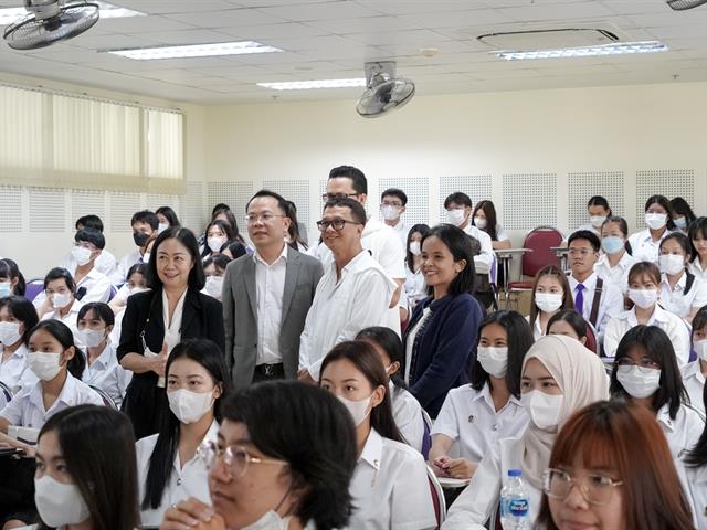 ม.พะเยา ต้อนรับนิสิตใหม่ “ฟ้ามุ่ยช่อที่ 13”