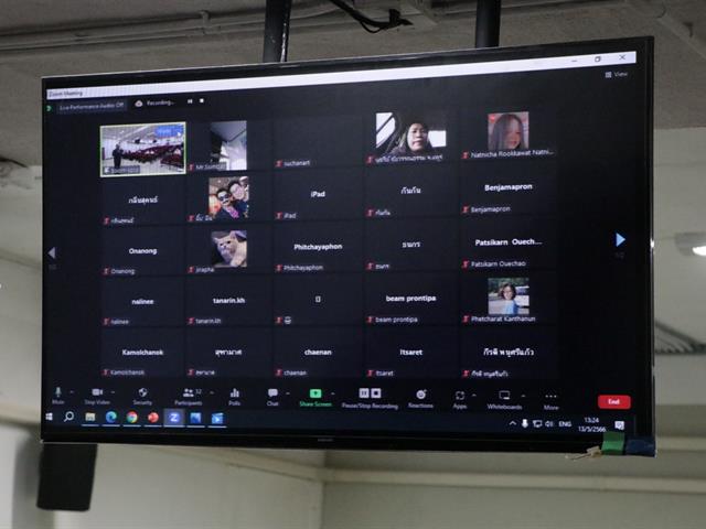 คณะรัฐศาสตร์และสังคมศาสตร์ 