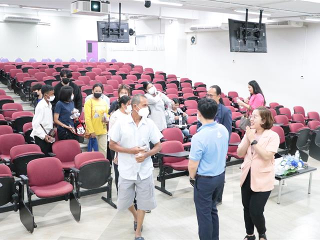 คณะรัฐศาสตร์และสังคมศาสตร์ 
