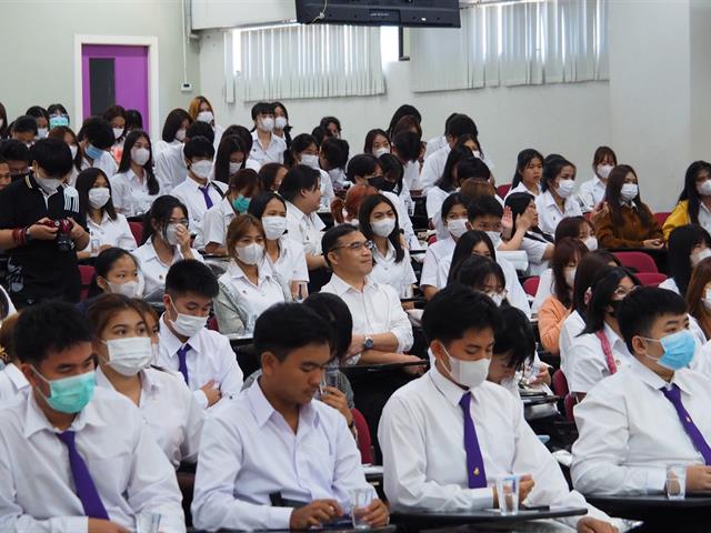 คณะนิติศาสตร์จัดโครงการปฐมนิเทศนิสิตใหม่ ชั้นปีที่ 1 ปีการศึกษา 2566  ณ ห้อง PKY3 อาคารเรียนรวมภูกามยาว เพื่อเป็นการเตรียมความพร้อมทั้งด้านวิชาการและทักษะการใช้ชีวิตในรั้วมหาวิทยาลัยของนิสิตชั้นปีที่ 1