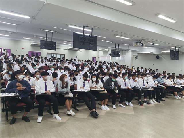 คณะนิติศาสตร์จัดโครงการปฐมนิเทศนิสิตใหม่ ชั้นปีที่ 1 ปีการศึกษา 2566  ณ ห้อง PKY3 อาคารเรียนรวมภูกามยาว เพื่อเป็นการเตรียมความพร้อมทั้งด้านวิชาการและทักษะการใช้ชีวิตในรั้วมหาวิทยาลัยของนิสิตชั้นปีที่ 1