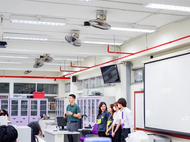 หลักสูตรวิทยาศาสตรบัณฑิต สาขาวิชาอนามัยสิ่งแวดล้อม คณะสาธารณสุขศาสตร์ มหาวิทยาลัยพะเยา ได้จัดกิจกรรมปฐมนิเทศนิสิตใหม่อนามัยสิ่งแวดล้อม (Welcome to EHUP) เวลา 08.30 น. – 12.00 น. ณ ห้อง MD2201 ชั้น 2 คณะสาธารณสุขศาสตร์ มหาวิทยาลัยพะเยา
