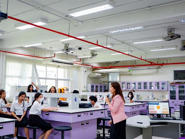 หลักสูตรวิทยาศาสตรบัณฑิต สาขาวิชาอนามัยสิ่งแวดล้อม คณะสาธารณสุขศาสตร์ มหาวิทยาลัยพะเยา ได้จัดกิจกรรมปฐมนิเทศนิสิตใหม่อนามัยสิ่งแวดล้อม (Welcome to EHUP) เวลา 08.30 น. – 12.00 น. ณ ห้อง MD2201 ชั้น 2 คณะสาธารณสุขศาสตร์ มหาวิทยาลัยพะเยา