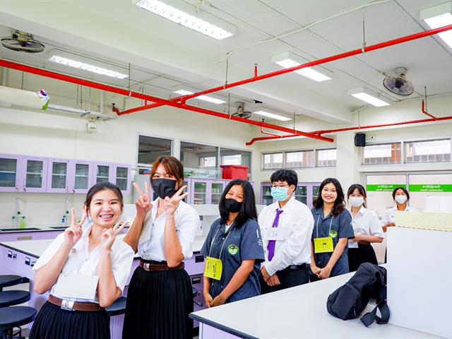 หลักสูตรวิทยาศาสตรบัณฑิต สาขาวิชาอนามัยสิ่งแวดล้อม คณะสาธารณสุขศาสตร์ มหาวิทยาลัยพะเยา ได้จัดกิจกรรมปฐมนิเทศนิสิตใหม่อนามัยสิ่งแวดล้อม (Welcome to EHUP) เวลา 08.30 น. – 12.00 น. ณ ห้อง MD2201 ชั้น 2 คณะสาธารณสุขศาสตร์ มหาวิทยาลัยพะเยา