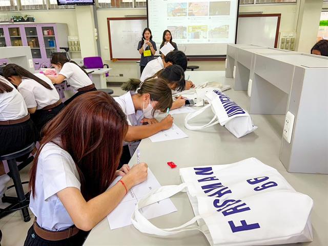 หลักสูตรวิทยาศาสตรบัณฑิต สาขาวิชาอนามัยสิ่งแวดล้อม คณะสาธารณสุขศาสตร์ มหาวิทยาลัยพะเยา ได้จัดกิจกรรมปฐมนิเทศนิสิตใหม่อนามัยสิ่งแวดล้อม (Welcome to EHUP) เวลา 08.30 น. – 12.00 น. ณ ห้อง MD2201 ชั้น 2 คณะสาธารณสุขศาสตร์ มหาวิทยาลัยพะเยา