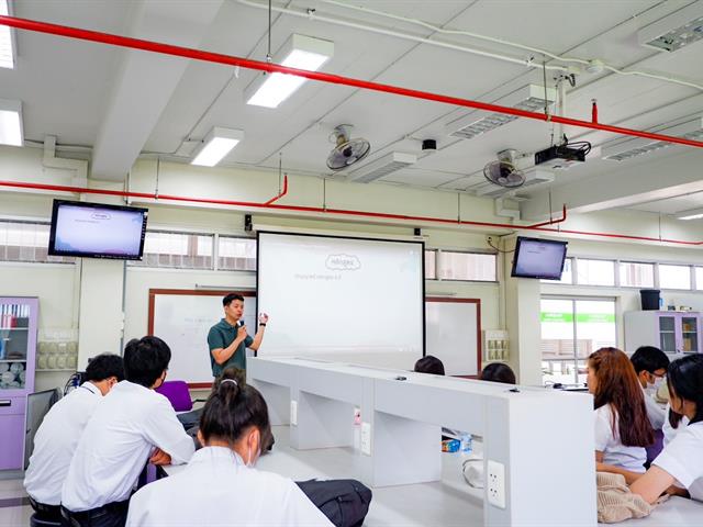 หลักสูตรวิทยาศาสตรบัณฑิต สาขาวิชาอนามัยสิ่งแวดล้อม คณะสาธารณสุขศาสตร์ มหาวิทยาลัยพะเยา ได้จัดกิจกรรมปฐมนิเทศนิสิตใหม่อนามัยสิ่งแวดล้อม (Welcome to EHUP) เวลา 08.30 น. – 12.00 น. ณ ห้อง MD2201 ชั้น 2 คณะสาธารณสุขศาสตร์ มหาวิทยาลัยพะเยา