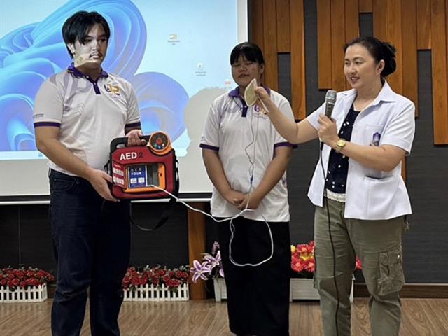 บุคลากร และนิสิต คณะสาธารณสุขศาสตร์ เป็นวิทยากรให้ความรู้ และจัดกิจกรรมเชิงปฏิบัติการ เรื่อง การปฐมพยาบาลเบื้องต้น การดูแลผู้ป่วยฉุกเฉิน และการช่วยฟื้นคืนชีพขั้นพื้นฐาน