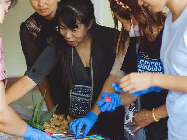 คณะศิลปศาสตร์ดำเนินโครงการอบรมและ Workshop เรียนรู้การผลิตผลิตภัณฑ์วุ้นกรอบขิง