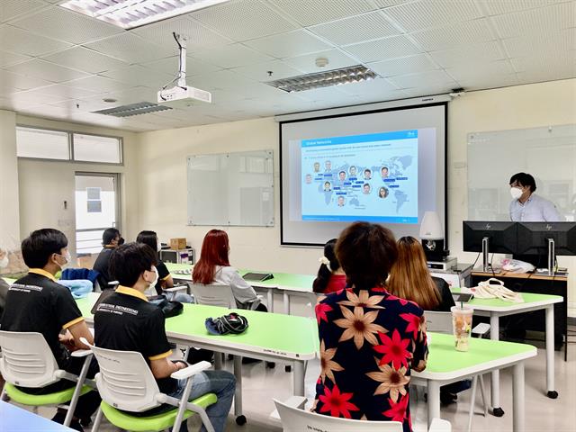 บุคลากรและนิสิตคณะวิศวกรรมศาสตร์เข้าร่วมอบรมเทคโนโลยีกล้องจุลทรรศน์แรง โดยบริษัท ภูดิศณ์เทค จำกัด