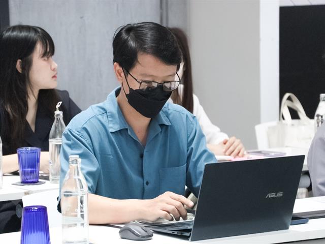 คณะรัฐศาสตร์และสังคมศาสตร์ 